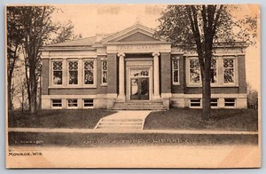 Monroe Wisconsin ~ Fachada de Biblioteca Pública Gratuita ~ Albertype ~ Fotógrafo Schiesser - Imagen 1 de 2