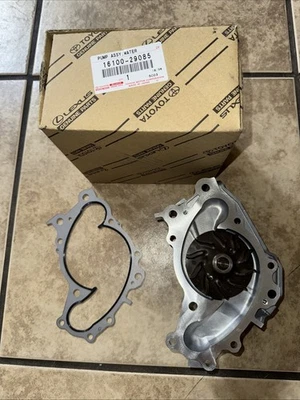 01-10 HIGHLANDER 3.3L OEM ENGINE WATER PUMP 16100-29085 GENUINE TOYOTA - Image 1 of 2
