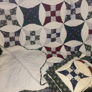 Vintage Nine Patch Circle Quilt Red Green White 48x55 Hand Pieces Stitched - Picture 1 of 5
