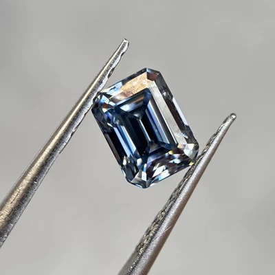 1PCS 5x7~10x14mm Gray Fancy Cololr Emerald Loose Moissanite With GRA Certificate - Image 1 of 4