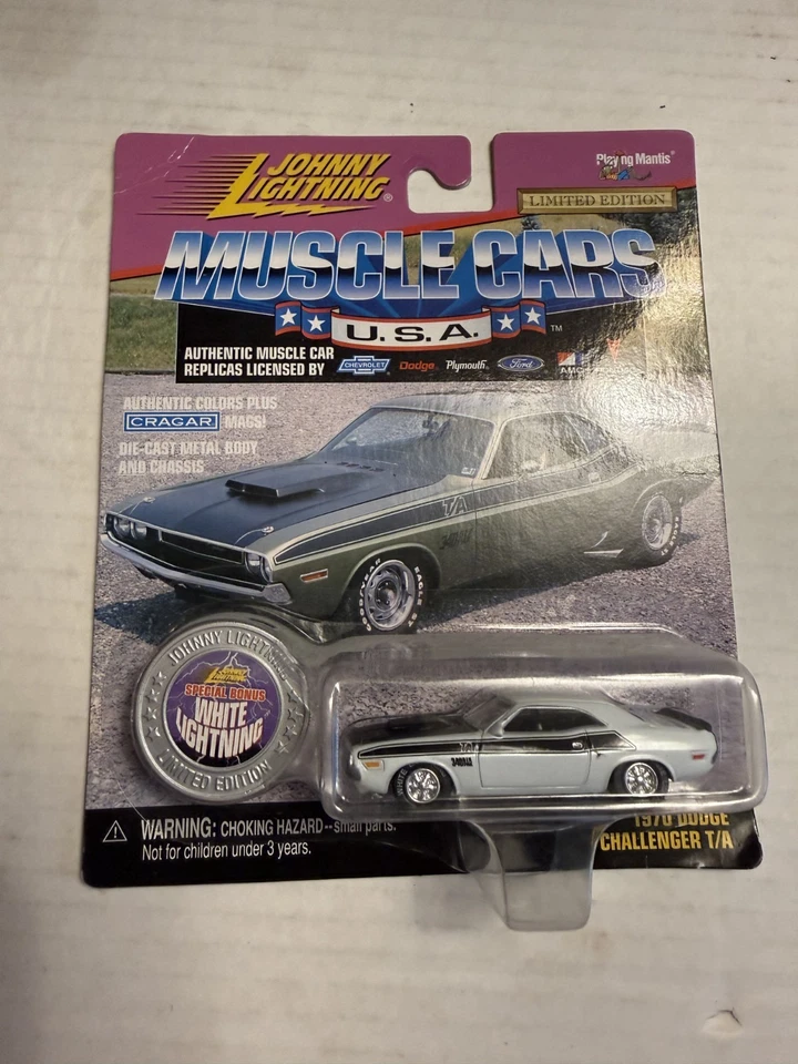 Johnny Lightning Muscle Cars USA 1970 Dodge Challenger T/A White Lightning - image 1 of 1