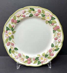 Metlox Poppytrail Sculptured Berry Dinner Plate 10 7/8" - Bild 1 von 2