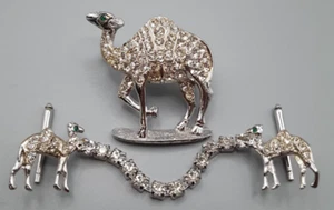 Vintage ORA Clear Rhinestone & Silver tone Camel Brooch & Sweater Clasp Signed - Picture 1 of 10