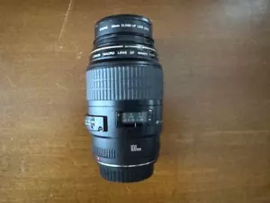 Canon EF 100mm f2.8 Macro USM Lens and 58mm Close Up Lens - Picture 1 of 2