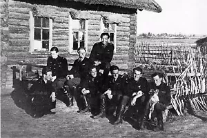 WW2 - Normandie-Niemen - Pilotes en repos à Ivanovo - Foto 1 di 1