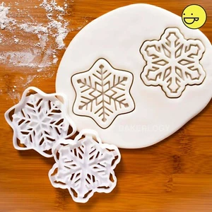 Set of 2 Snowflake cookie cutters Christmas winter festive xmas biscuit frozen - Picture 1 of 10