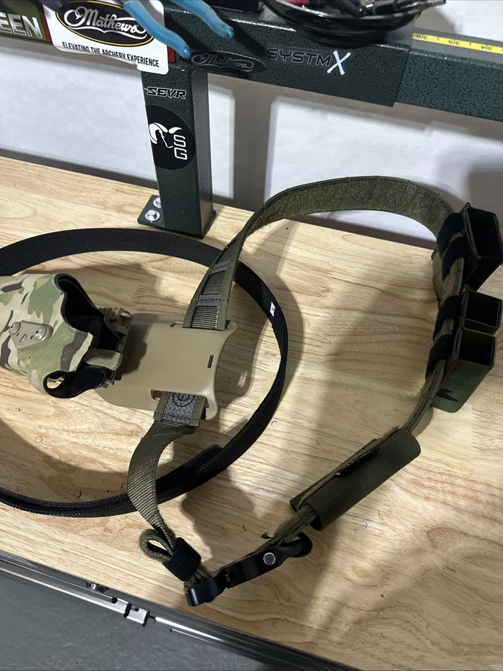 GBRS Group Assaultor Belt System V2 com bolsas Esstac e Safari Land G19 - Imagem 1 de 4