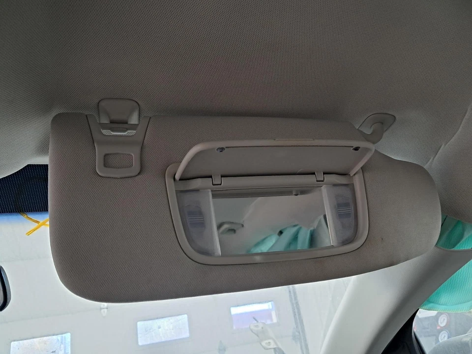 Parasol derecho usado se adapta a: Ford Edge 2016 iluminado sin techo corredizo grado A derecho Foto 1 de 4