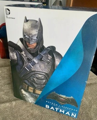 Коллекционная бронированная статуэтка DC Batman vs. Superman фильм Dawn Of Justice 12 дюймов новая - Изображение 1 из 4