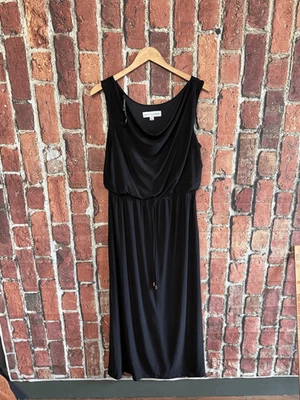 Maxi vestido sin mangas negro Emma & Michele para mujer talla grande Foto 1 de 3