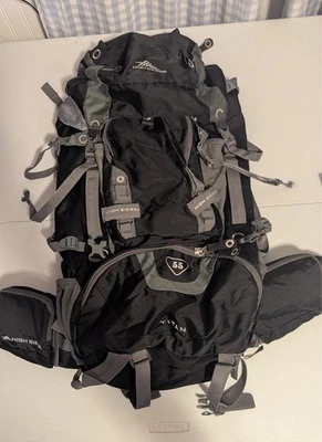 Mochila de senderismo High Sierra Titan 55L negra Foto 1 de 2