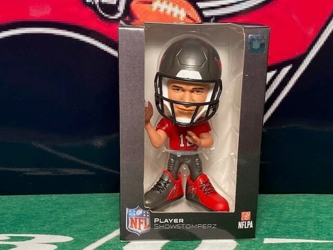 Tom Brady Tampa Bay Buccaneers Vinyl Showstomperz Bobblehead Cover