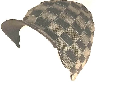 CAPPELLO CUFFIA BICOLORE CON VISIERA - Immagine 1 di 3