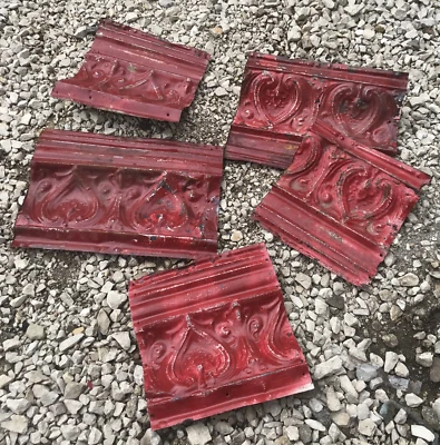 Cinco (5) adornos de cala de techo de hojalata antiguos decorativos arquitectónicos Foto 1 de 4