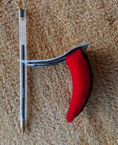 A Pair of Red & Black Devil's Horns Hair Clips for Halloween Fancy Dress Party - Picture 1 of 6