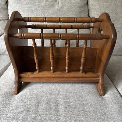 Soporte de cargador vintage de arce/abedul Ethan Allen Foto 1 de 4