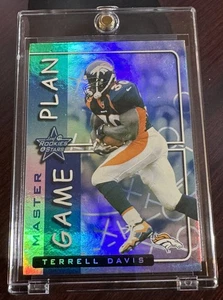 1999 TERRELL DAVIS LEAF ROOKIES & STARS GAME PLAN MASTERS MIRROR #7 (#19/50) - Foto 1 di 2