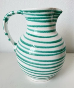 Gmundner Keramik grün geflammt Krug 25,5 cm GK2276 (REG) 09/25 - Imagen 1 de 7