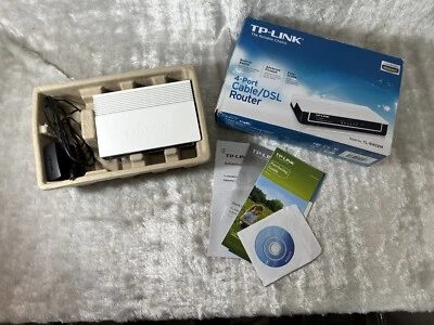 TP-Link TL-R402M 4-Port 10/100 Wired Router  - Image 1 of 4