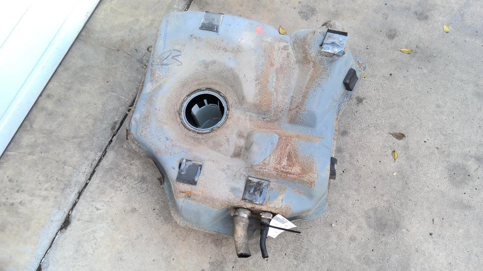 Used Fuel Tank fits: 2008 Ford Focus  Grade A Foto 1 de 4