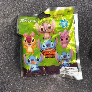 Disney Stitch Serie 2 Figur 3D Tasche Clip versiegelt toller Strumpf Füller - Bild 1 von 2