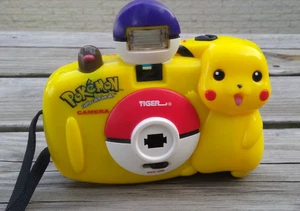 1999 Pokemon Tiger Electronics Pikachu 35mm Camera - Picture 1 of 2