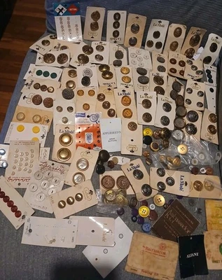 Vintage Lot Bakelite Celluloid & Jewelry Mixed Lot Buttons Antique La Mode Lot - Image 1 of 4