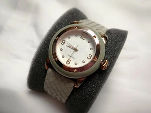 OROLOGIO DONNA ADRIENNE GRIGIO CINTURINO VERA PELLE QUARZO NUOVO - Foto 1 di 8