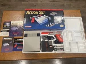 NES Action Set - Original Nintendo Entertainment System - Complete In Box Blue - Imagen 1 de 24