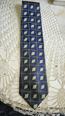 BACHRACH Handmade in ITALY 100% Silk Tie  - Image 1 of 2