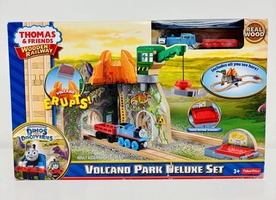 Thomas & Friends Ferrocarril de Madera Volcano Park Deluxe Set CDK48 Completo en Caja Foto 1 de 4