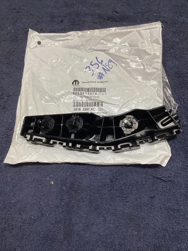 Novo 2011 - 2017 Jeep Compass genuíno suporte de para-choque Mopar OE 05182597AC - Imagem 1 de 4