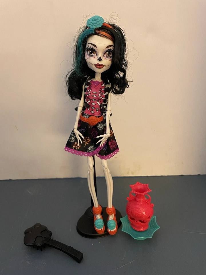 2012 Monster High doll SKELITA CALAVERAS Daughter of Eskeletos Art Class/Mattel - Image 1 of 1