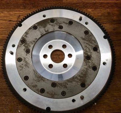 LADA 2108,09,13,15,14/11183-20 铝飞轮 7.2 磅 =3.28 克 190毫米光盘 — 第 1/2 张图片