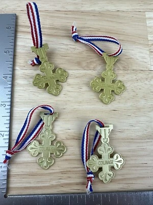 4 шт. экшн-фигурки Mego Wizard of Oz Lion Courage золотая медаль - 1974 - Изображение 1 из 4