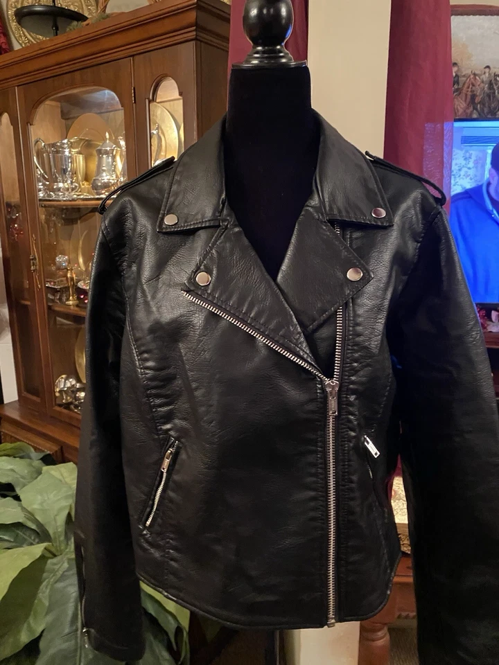 Mujer XXXL (19) Imitación Cuero Chaqueta Rocker / Moto Negro - Nueva Con Etiquetas Foto 1 de 4