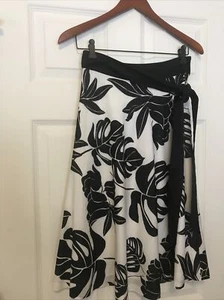 NWT WHBM Black White Cotton Silk Blend Tropical Floral Skirt Sz 0 - Picture 1 of 9