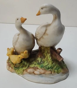 Vintage HOMCO #1459 Mother/Father DUCK w/3 Baby DUCKLINGS Family - Picture 1 of 7