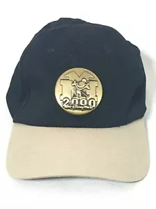 Berretto da baseball Topolino 2000 Walt Disney World cappello millennio con medaglione - Foto 1 di 10