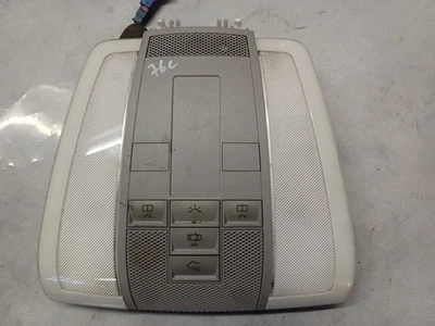 67C Mercedes Benz MB Classe C W204 Luci Interne Lampada per Leggere A2048202001 - Immagine 1 di 4