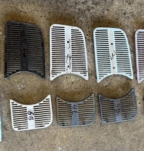 Original Dash Grill VW Bug Beetle Volkswagen Pair Sold Per Left And Right - Picture 1 of 1