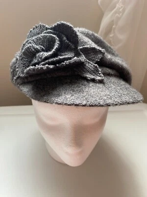 Nine West women's sunshade flower solid color beret wool/acrylic/polyester NWT - Image 1 of 4