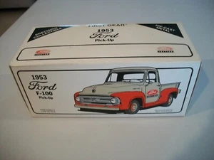 First Gear 1953 Ford F-100 Pick-up genau 1:34 Maßstab Ford Traktor 10-1547 Neu - Bild 1 von 3