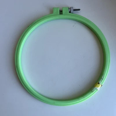 Susan Bates Plastic Embroidery Hoop & Frame Green 6" Round Screw Tension - Image 1 of 2