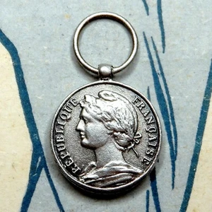 Woman, Female, Marianne. French Antique Medal. Little Pendant. - Picture 1 of 4