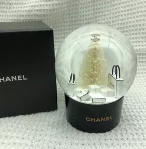 Authentic Chanel Snow Globe Large Beautiful Limited Edition??Christmas Gift - Picture 1 of 3