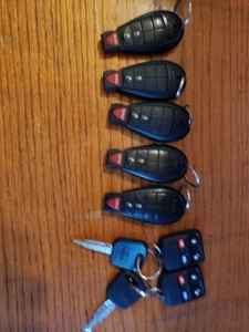 Chrysler key fobs lot - Picture 1 of 2