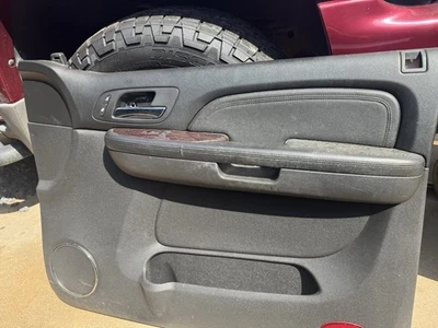 Panel de puerta de pasajero delantero GMC Yukon Sierra Denali 2007-2013 Foto 1 de 4