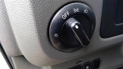 2014 NISSAN NV2500 HEADLIGHT Switch 385542 - Image 1 of 4