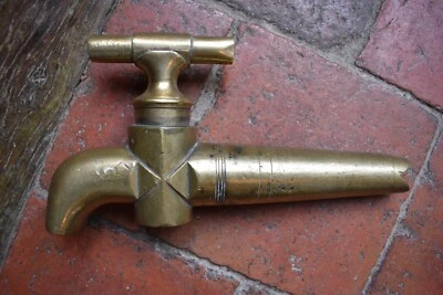 ANCIEN ROBINET EN LAITON - Photo 1/2